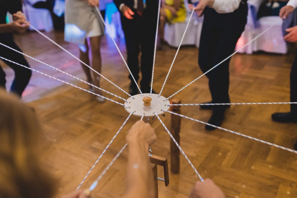 Ślub na Gocławiu 104 zabawa weselna z układaniem klocków